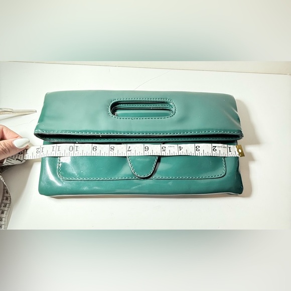 Gianni Bini Green Wristlet Clutch - Picture 5 of 6